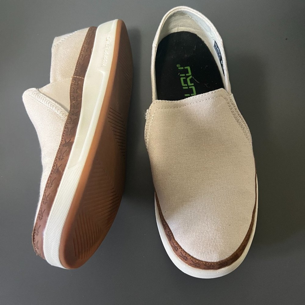 Kuru Atla Cream Colored Slide On Sneakers Women Size 8.5